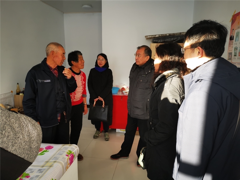 乐竞(中国)一站式服务官网党外知识分子联谊会代表赴康保县慰问驻村工作组2.jpg